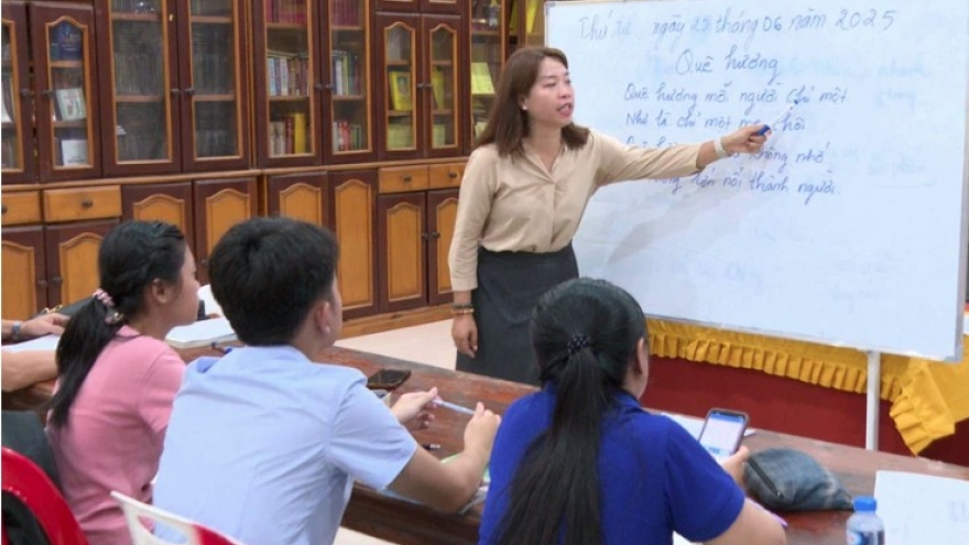Phat Tich Pagoda – cultural anchor for Vietnamese in Laos