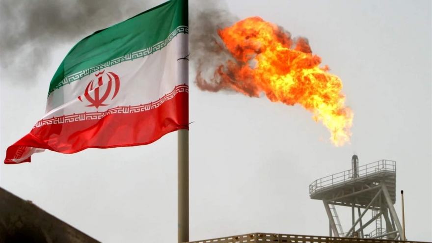 Iran khẳng định có quyền đáp trả Israel, cáo buộc Mỹ hỗ trợ cuộc tấn công