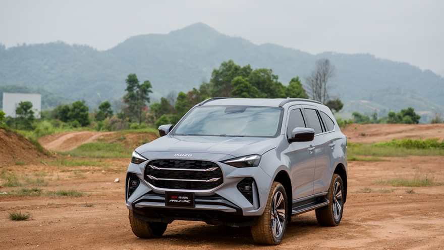 Isuzu mu-X 2025 ra mắt Việt Nam, giá cao nhất gần 1,27 tỷ đồng