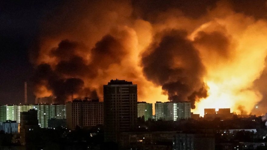 Cách Nga xuyên thủng phòng không Ukraine và lung lạc tinh thần Kiev
