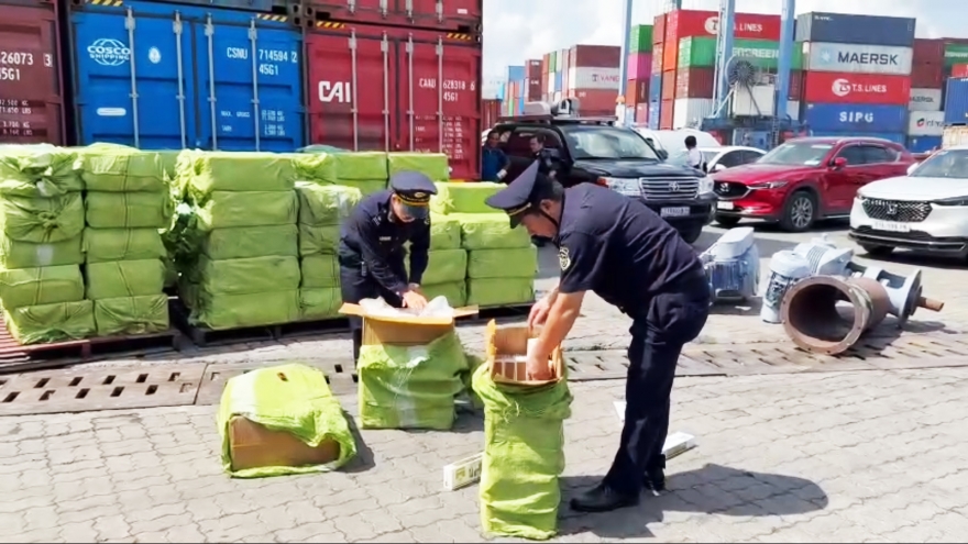 Hải quan triệt phá thành công 2 vụ buôn lậu, thu giữ lượng lớn thuốc lá và ma túy