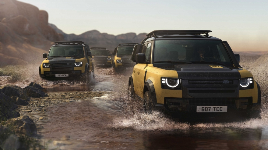 Land Rover Defender 110 Trophy Edition ra mắt tại Anh với giá từ 3,16 tỷ đồng