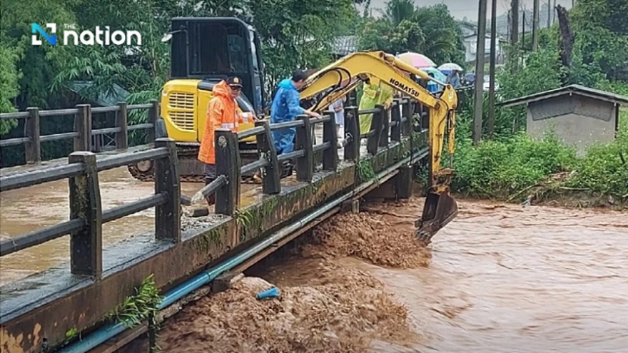 Thái Lan cảnh báo lũ lụt, sạt lở đất và bùng phát dịch tay chân miệng