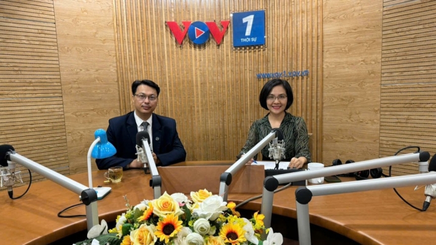 Vì sao tình trạng lừa đảo, chặt chém tại các bến xe vẫn chưa thể dẹp bỏ?