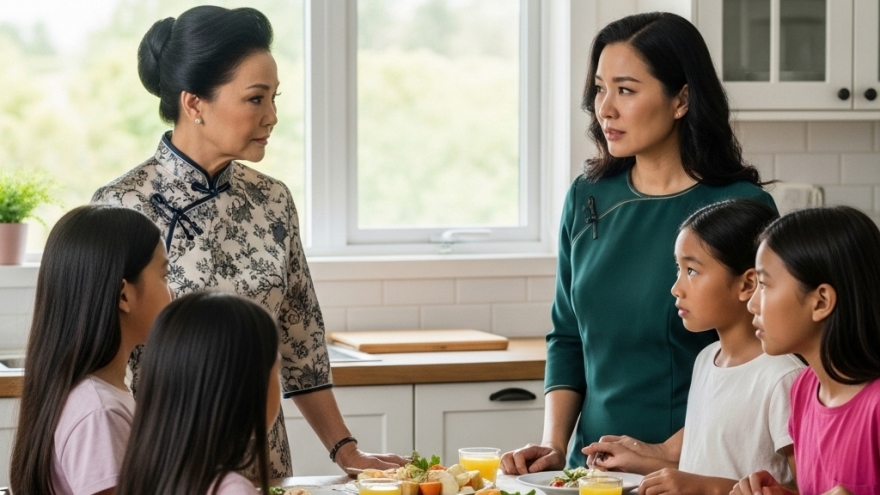 Mẹ chồng muốn tôi chấp nhận cho chồng ra ngoài “kiếm con trai”