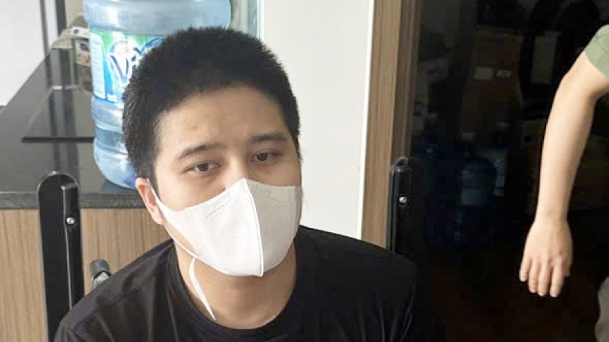 Nóng 24h: Chiêu dẫn dụ khách hàng của ông chủ “tổng kho” loa Marshall giả mạo