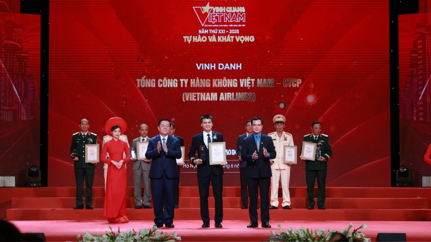 Vietnam Airlines được vinh danh tại chương trình Vinh quang Việt Nam 2025