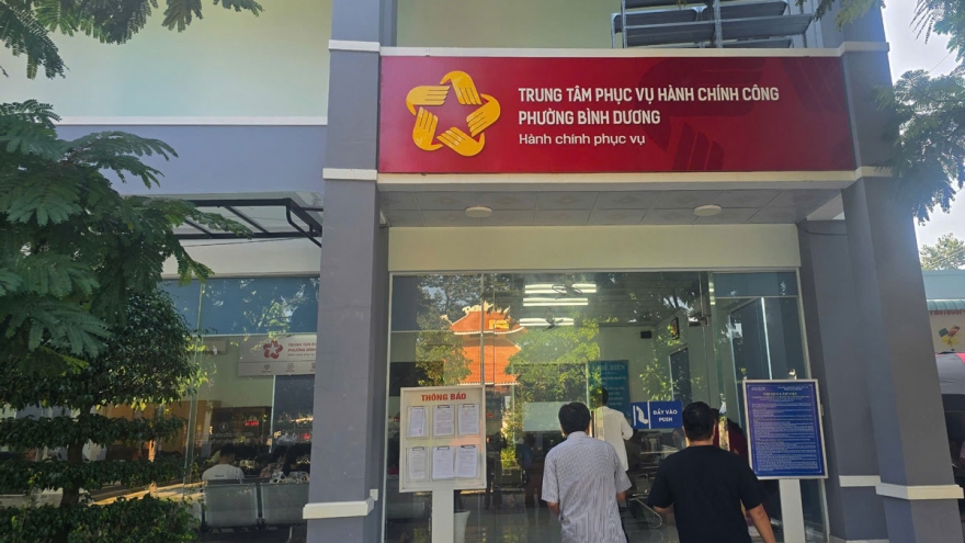 Sau 3 ngày, gần 20.000 hồ sơ được giải quyết tại 36 xã, phường mới ở Bình Dương