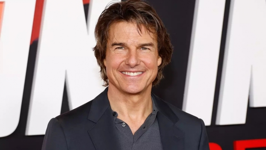 Tom Cruise đạt kỷ lục Guinness thế giới với 16 lần nhảy dù trong Mission: Impossible