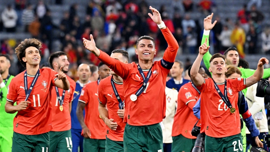 Ronaldo thiết lập thêm kỷ lục trong ngày Bồ Đào Nha đăng quang Nations League