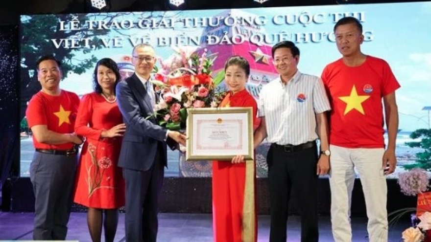 Winners of writing/drawing contest on Vietnam’s seas and islands announced