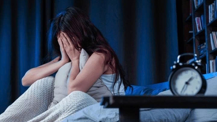 Ngủ 2 tiếng mỗi đêm, người phụ nữ nhập viện tâm thần