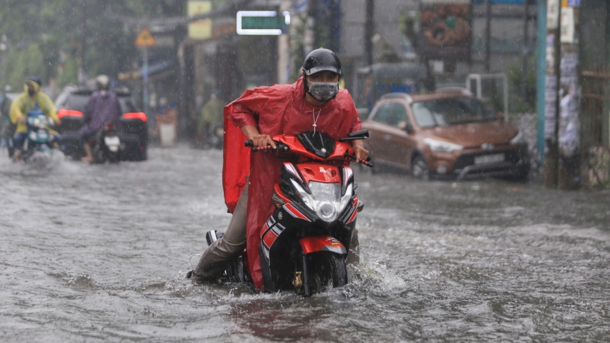 Thời tiết hôm nay 17/6: Bắc Bộ đến Thanh Hóa có mưa rào và dông