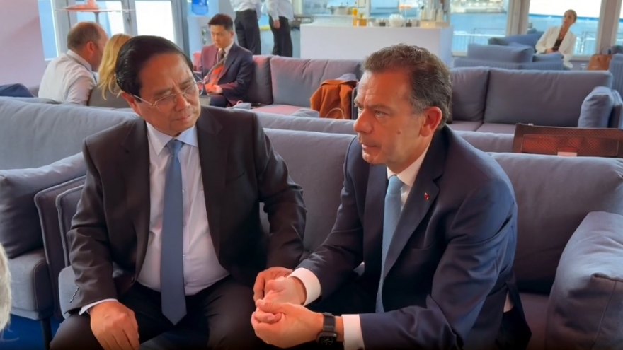 Thủ tướng Phạm Minh Chính gặp Thủ tướng Bồ Đào Nha Luis Montenegro