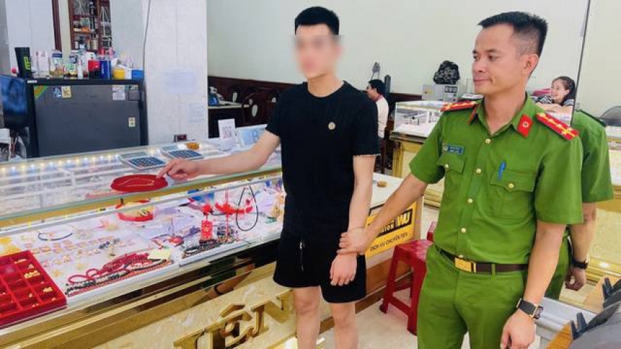 Nam thanh niên nghiện game, đột nhập nhà dân phá két sắt trộm vàng