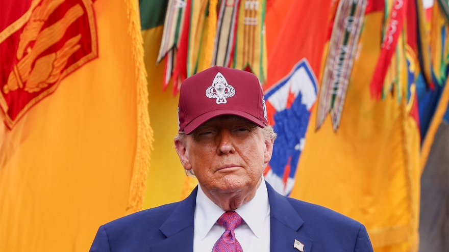 Ông Trump tuyên bố cứng rắn dù biểu tình lan ra nhiều nơi ở Mỹ