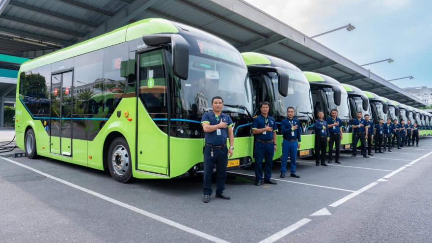 Vinbus khai trương tuyến buýt điện 43 – kết nối nội thành với Đông Anh