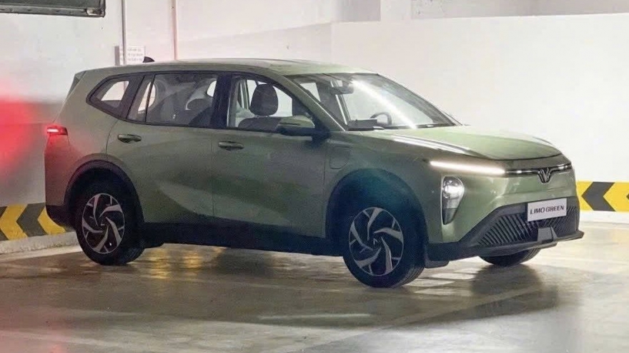 Lộ ảnh xe điện 7 chỗ VinFast Limo Green ngoài đời thực