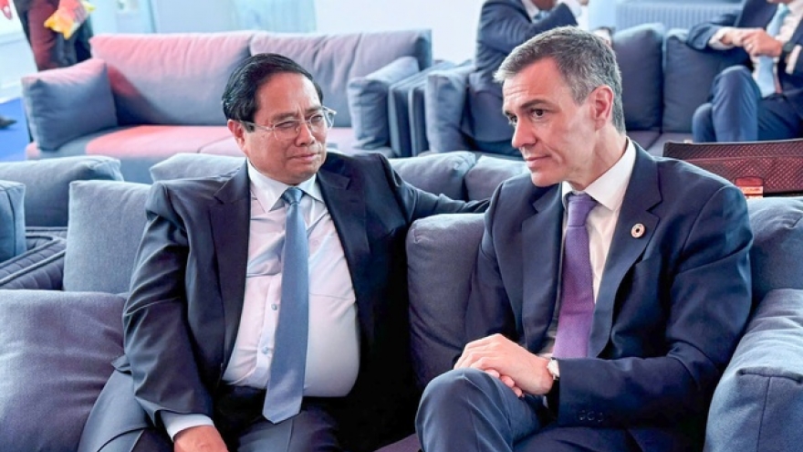 Thủ tướng Phạm Minh Chính gặp Thủ tướng Tây Ban Nha Pedro Sanchez