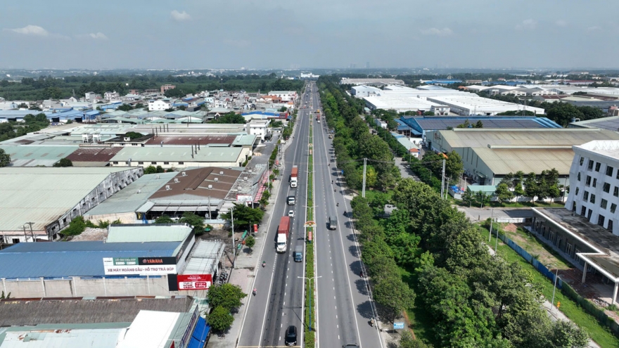Doanh nghiệp "mắc kẹt" giữa lệnh di dời và thông tin sáp nhập tỉnh Bình Dương