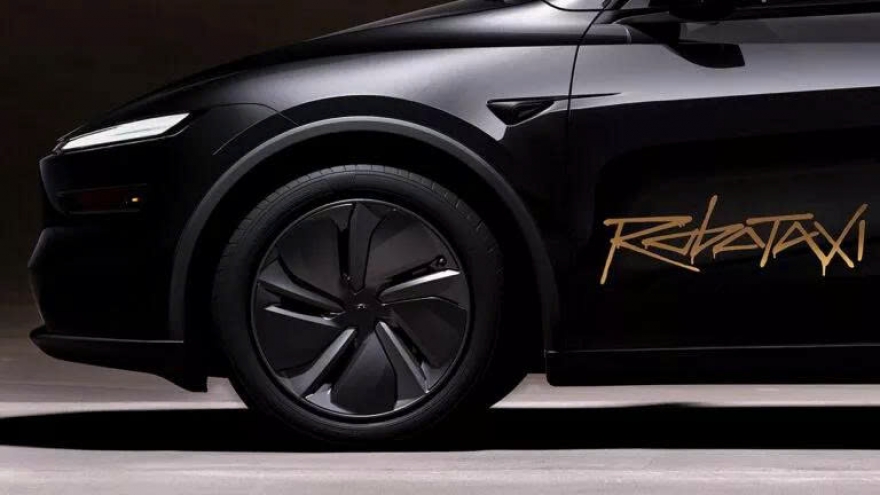 Robotaxi của Tesla gặp sự cố chỉ sau vài ngày vận hành, cơ quan an toàn Mỹ vào cuộc