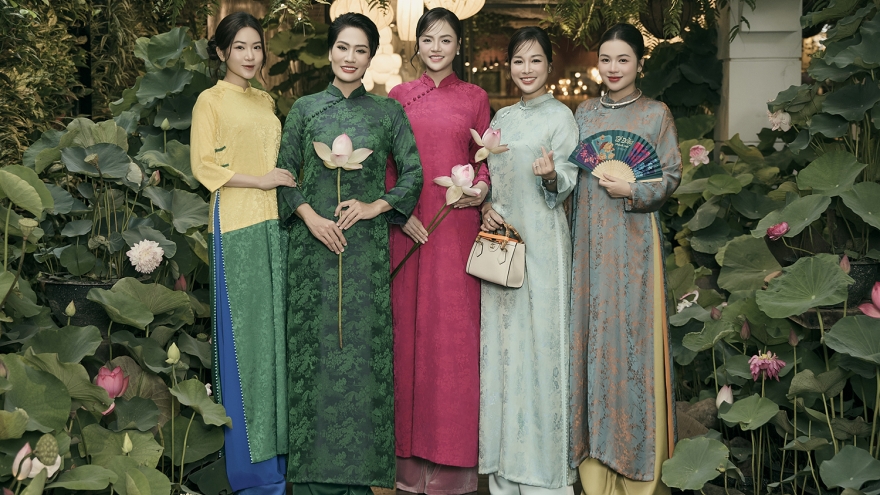 Thu Quỳnh – Thanh Hương nền nã trong áo dài lụa gấm