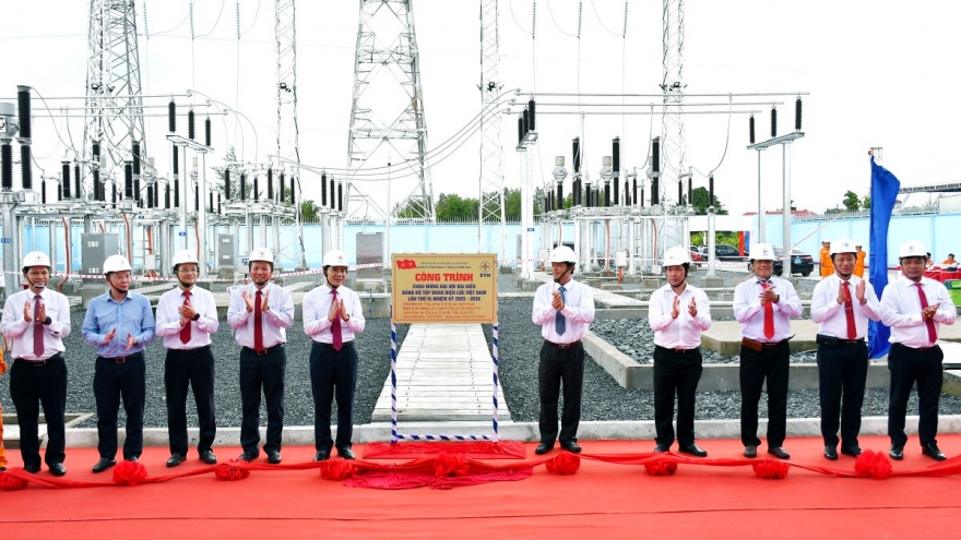 EVNSPC gắn biển hai công trình chào mừng Đại hội đại biểu Đảng bộ EVN lần thứ IV