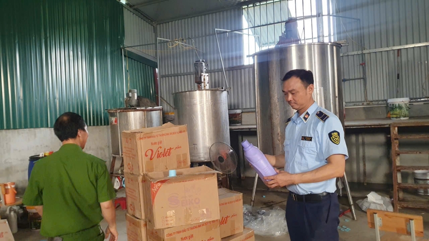 Phạt gần 200 triệu đồng doanh nghiệp sản xuất hàng giả nhãn hiệu D-nee, Tauau