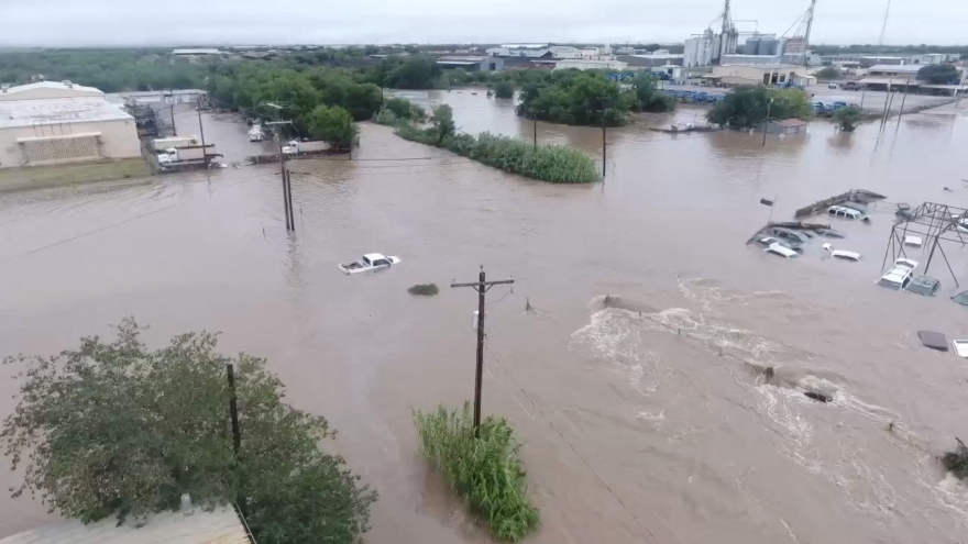 Mưa lũ khiến ít nhất 32 người chết ở Texas, Mỹ
