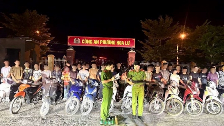 33 thanh thiếu niên lái xe gây náo loạn đường phố Ninh Bình