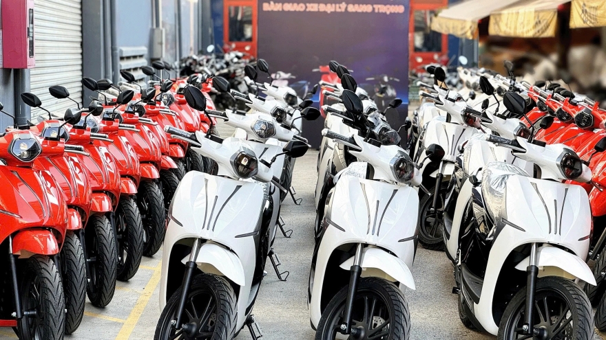 Bài toán chuyển đổi xe máy chạy xăng của Hà Nội và cơ hội từ chuyển đổi xanh