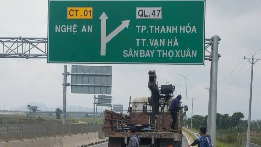 Cục Đường bộ thay thế, chỉnh sửa biển báo giao thông theo địa danh sau sáp nhập