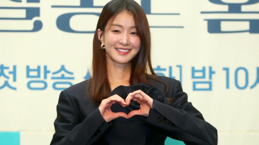 Lee Si Young bật khóc khi mang thai sau ly hôn: Tôi giữ kín mọi thứ vì quá sợ hãi