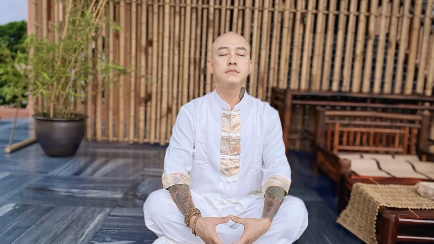 Tuấn Hưng giải thích lý do cạo trọc đầu, khẳng định không đi tu
