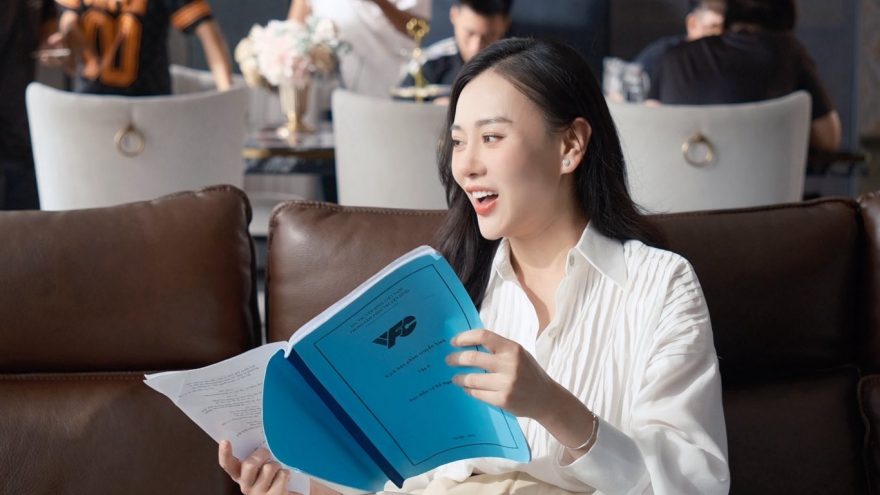 Phương Oanh hé lộ vai diễn mới, fan đồn đoán về màn tái hợp Doãn Quốc Đam
