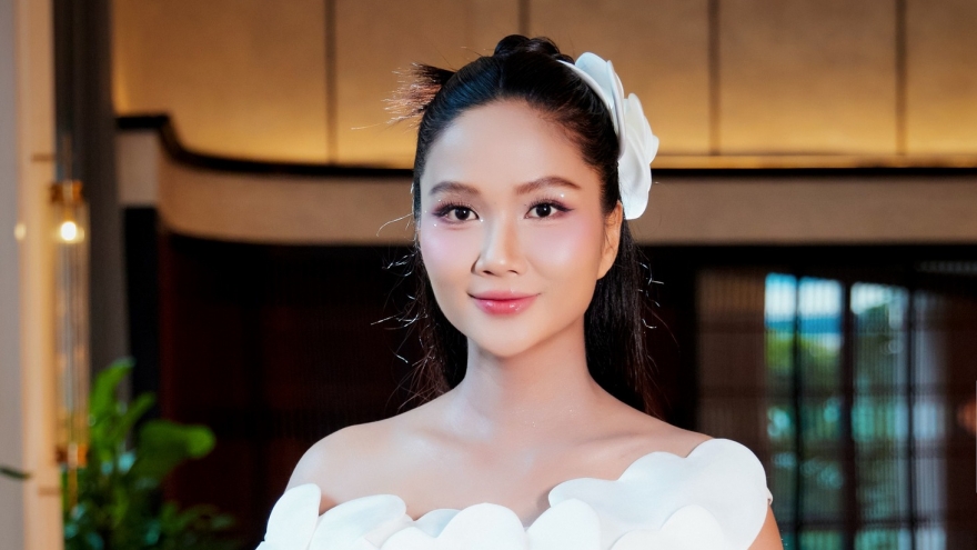 Sao Việt 30/7: Hoa hậu H'Hen Niê đẹp đằm thắm khi mang thai