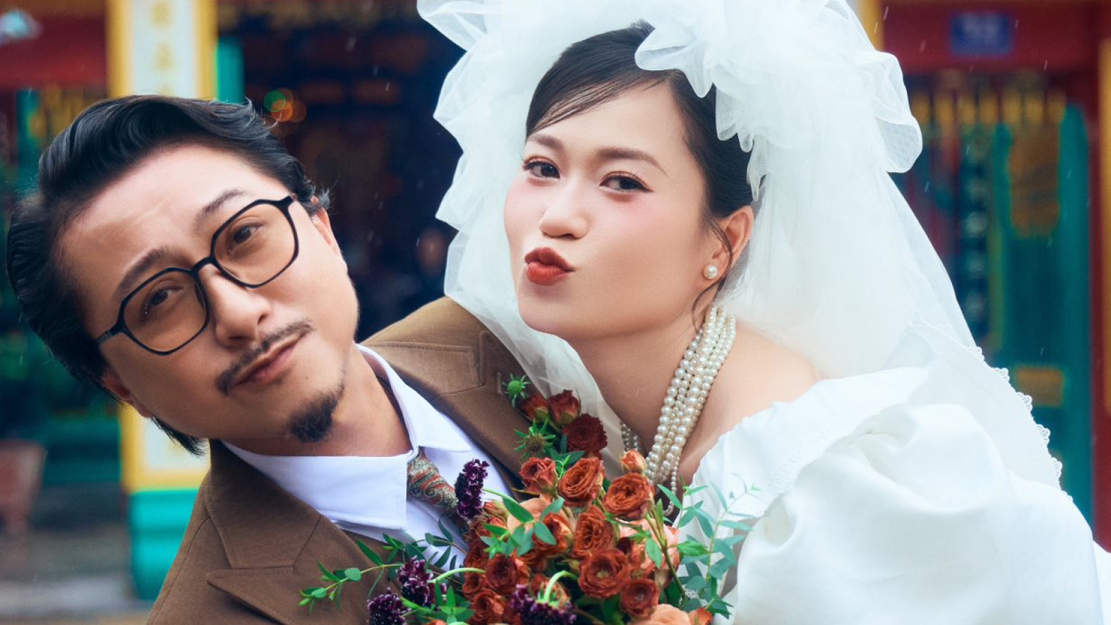 Sao Việt 1/8: Lâm Vỹ Dạ - Hứa Minh Đạt kỷ niệm 15 năm ngày cưới