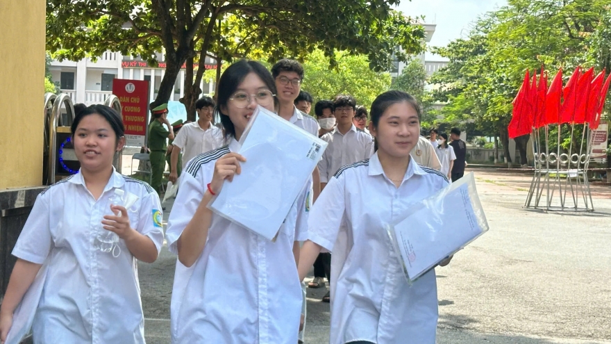 Thấy gì từ điểm thi, phổ điểm thi tốt nghiệp THPT 2025?