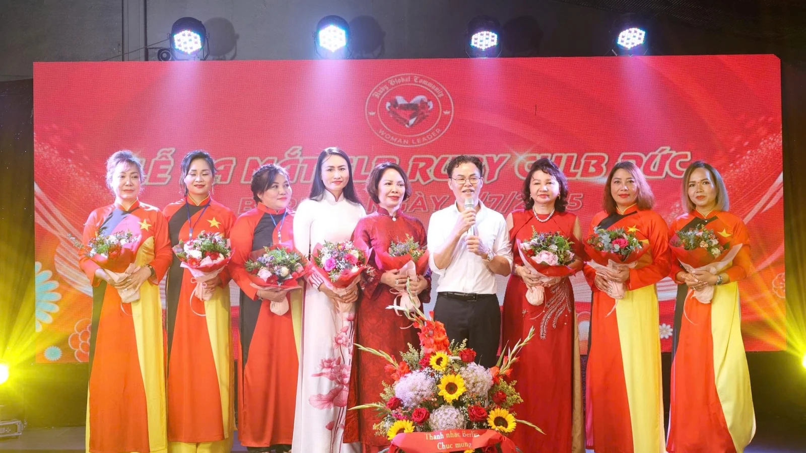 Ra mắt CLB nữ lãnh đạo Ruby- CHLB Đức