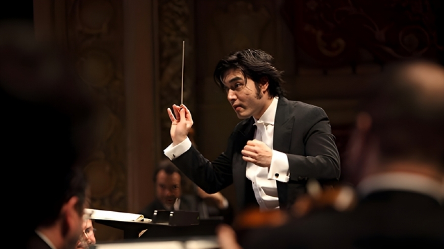 Singaporean conductor to perform in HCM City