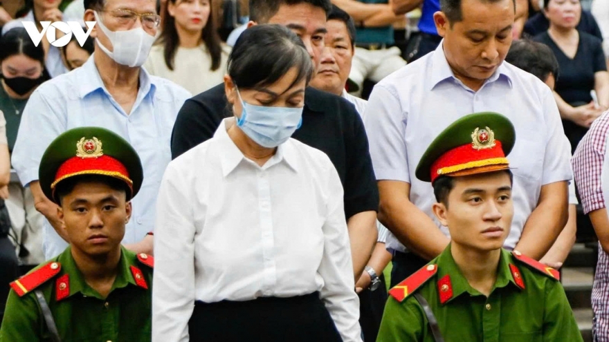 Former senior provincial leaders receive hefty corruption sentences