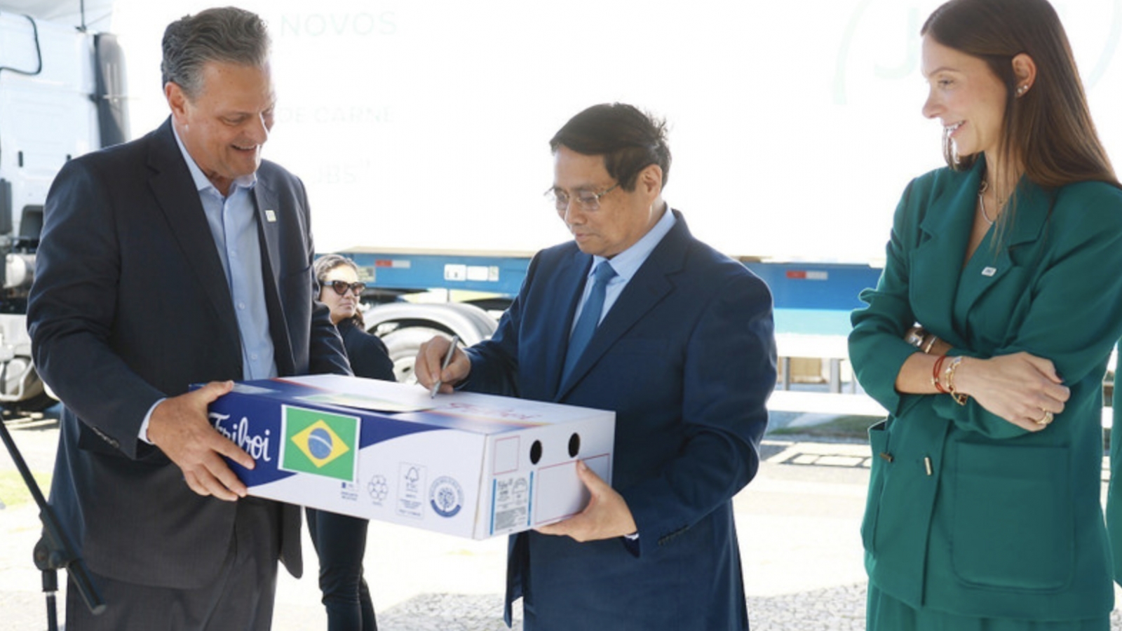 PM Pham Minh Chinh receives Brazilian Minister of Agriculture