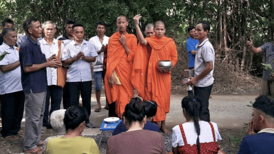 Dom Long Neak Ta festival of the Khmer in Tra Vinh