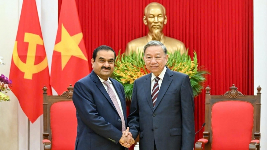 Party leader welcomes Adani Group’s long-term investment plan in Vietnam