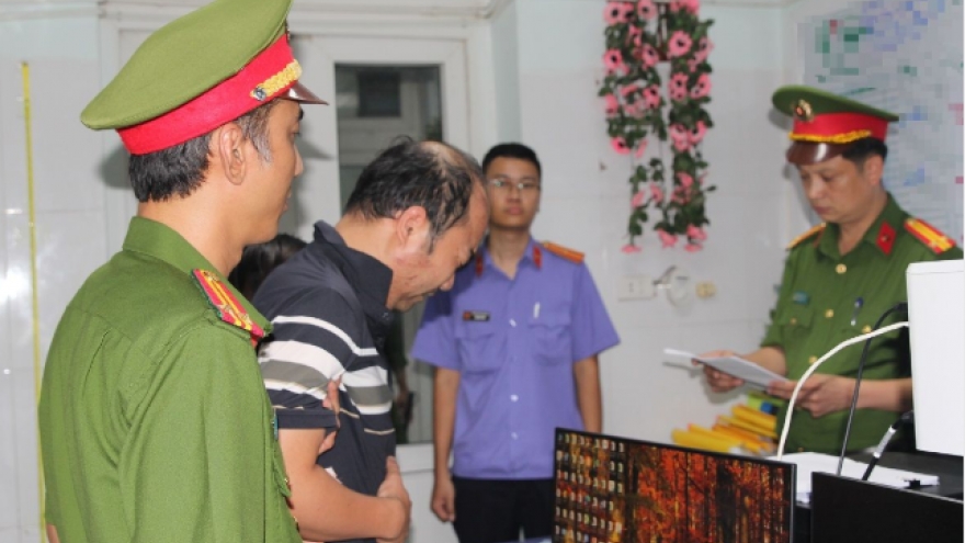 Tạm giữ hình sự lái xe ô tô gây tai nạn lao xuống sông, 3 người tử vong