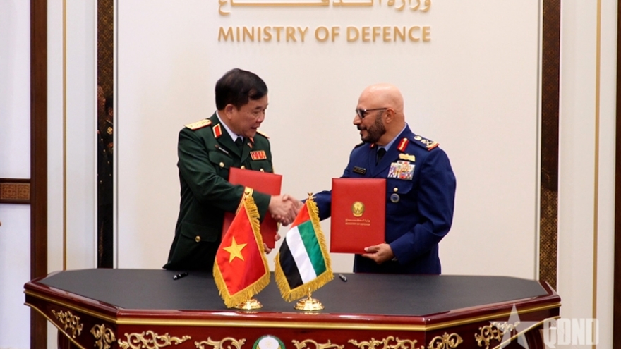 Vietnam and UAE sign defence cooperation document