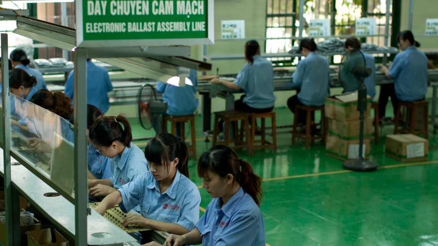 Doanh nghiệp vẫn “loay hoay” giữa những rào cản pháp lý chồng chéo