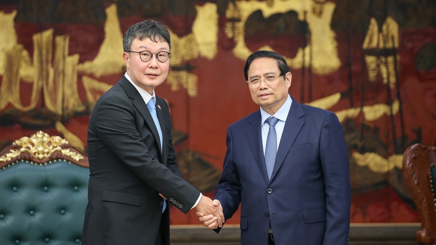 Thủ tướng Phạm Minh Chính tiếp lãnh đạo hai tập đoàn lớn của Hàn Quốc
