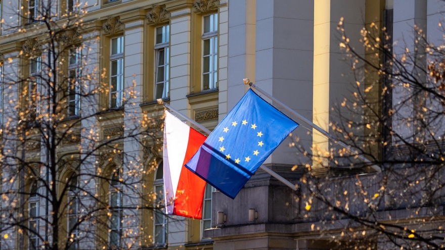 Bộ Ngoại giao Ba Lan khuyến cáo công dân rời khỏi Nga