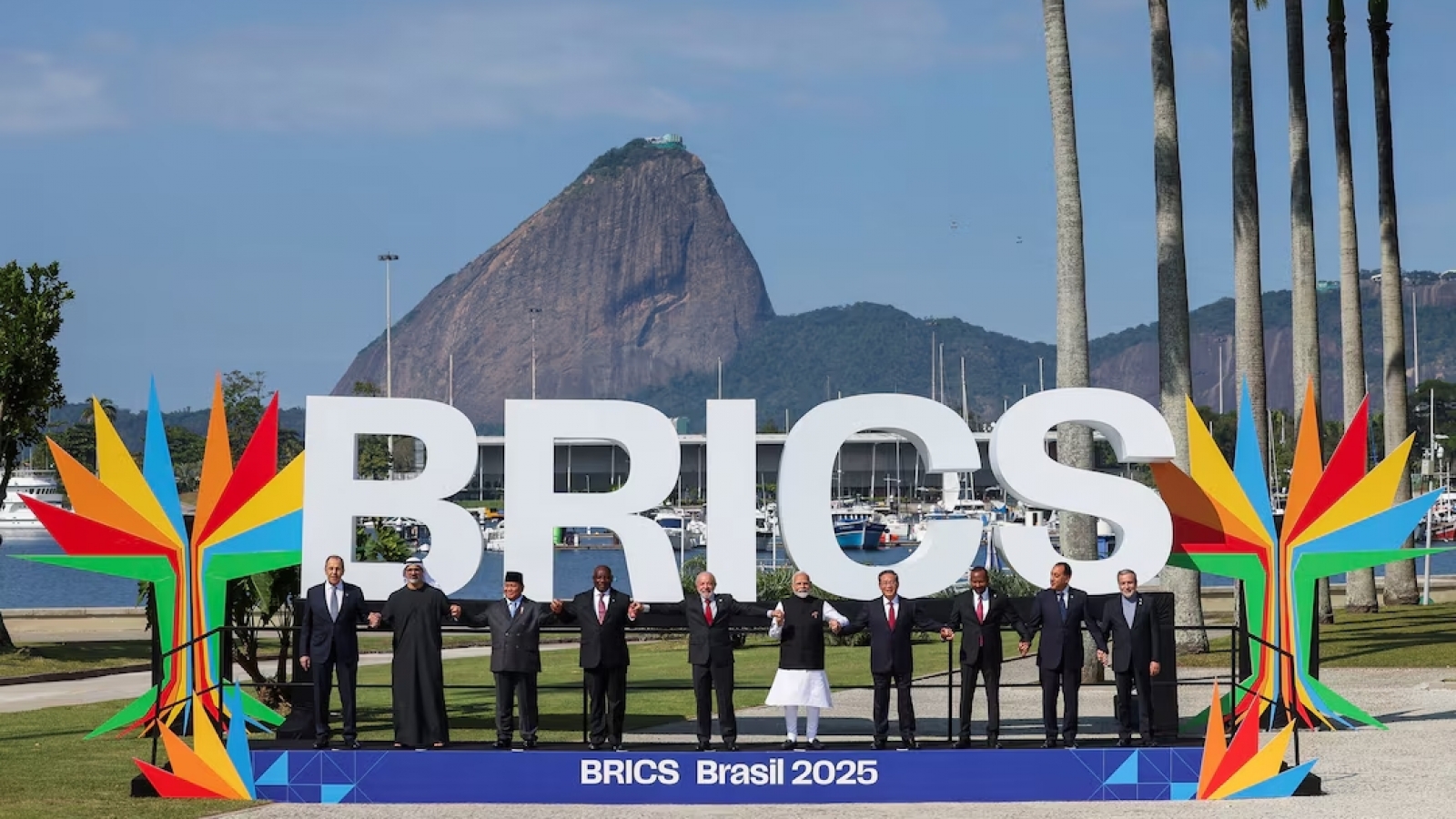 Các nước BRICS kêu gọi cải cách Quỹ tiền tệ quốc tế và Ngân hàng thế giới